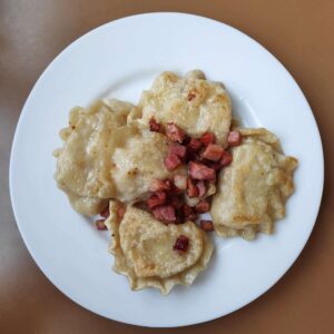 RAVIOLI RICOTTA, MIELE E NOCI 1 RAVIOLI RICOTTA, MIELE E NOCI