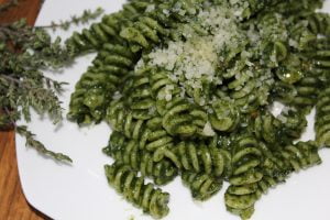 PASTA AL PESTO DI RADICCHIO, NOCI, FORMAGGIO E MIELE 1 PASTA AL PESTO DI RADICCHIO, NOCI, FORMAGGIO E MIELE
