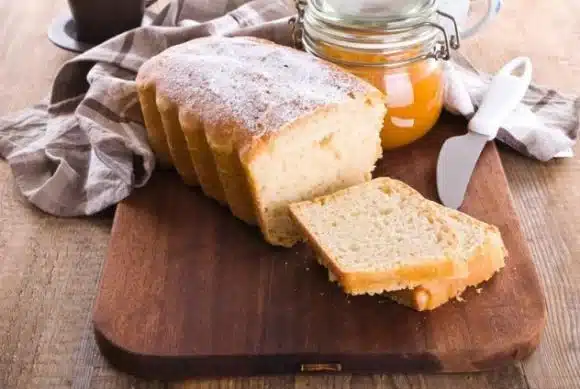 PLUMCAKE ALLE NOCI CON YOGURT E MIELE